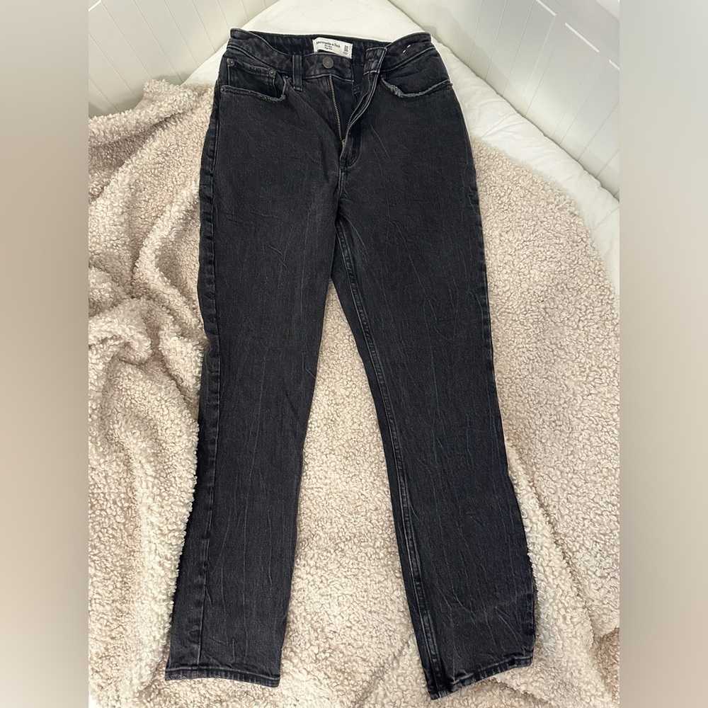 Abercrombie The Mom High Rise 00R Curve Love Black Acid Wash Jeans